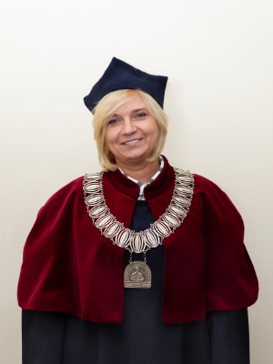 dziekan wydziału nauk społecznych dr Beata Wenerska