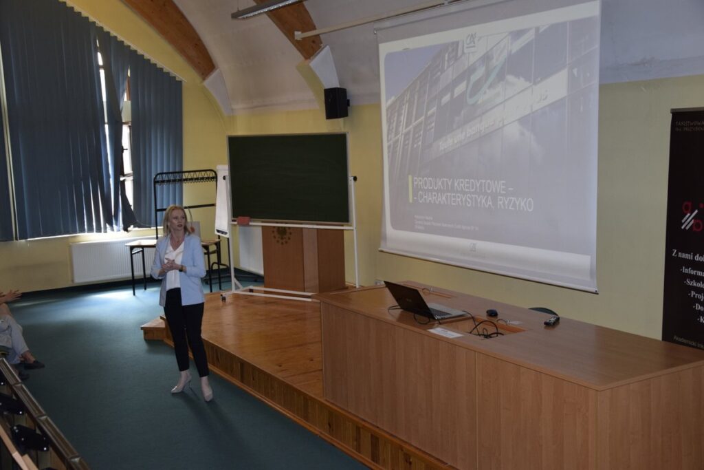 O ryzyku produktów bankowych w PWSZ-4