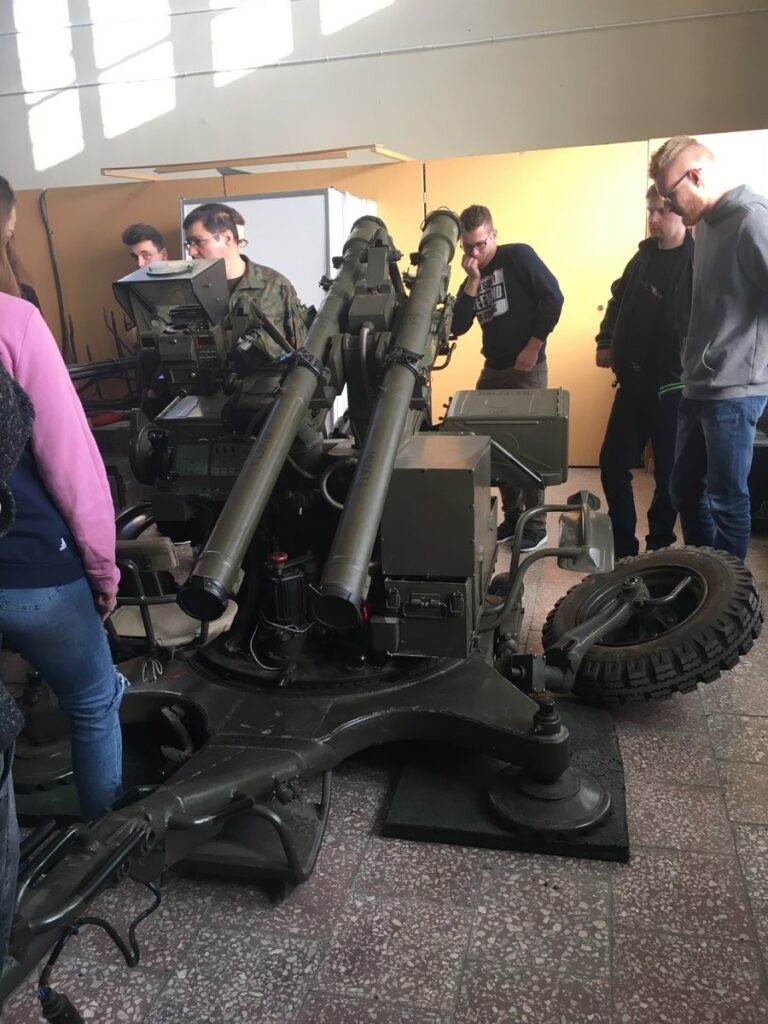 Studenci PWSZ na Wojskowej Akademii Technicznej-6