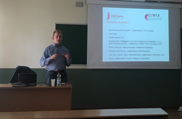 Krok po krok do organizacji pozarządowej-2