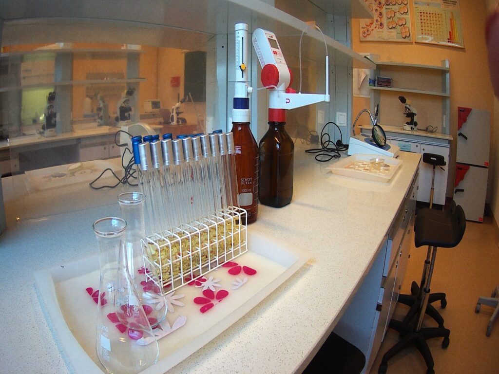 Laboratorium mikrobiologiczne-5