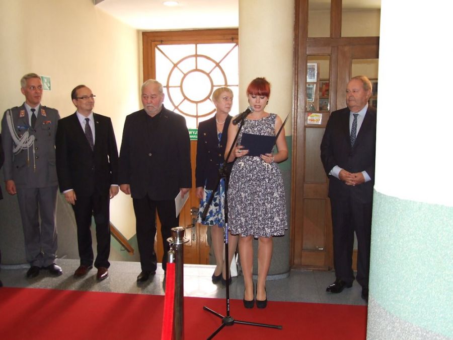 upamiętnienie Carla Gustafa Mannerheima w budynku rektoratu przy ulicy nowy świat
