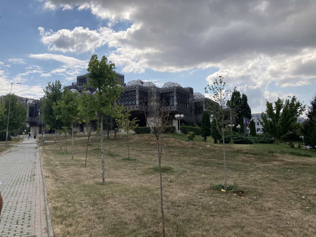 Pracownicy Akademii Kaliskiej w Colegji Universum w Prisztinie-4