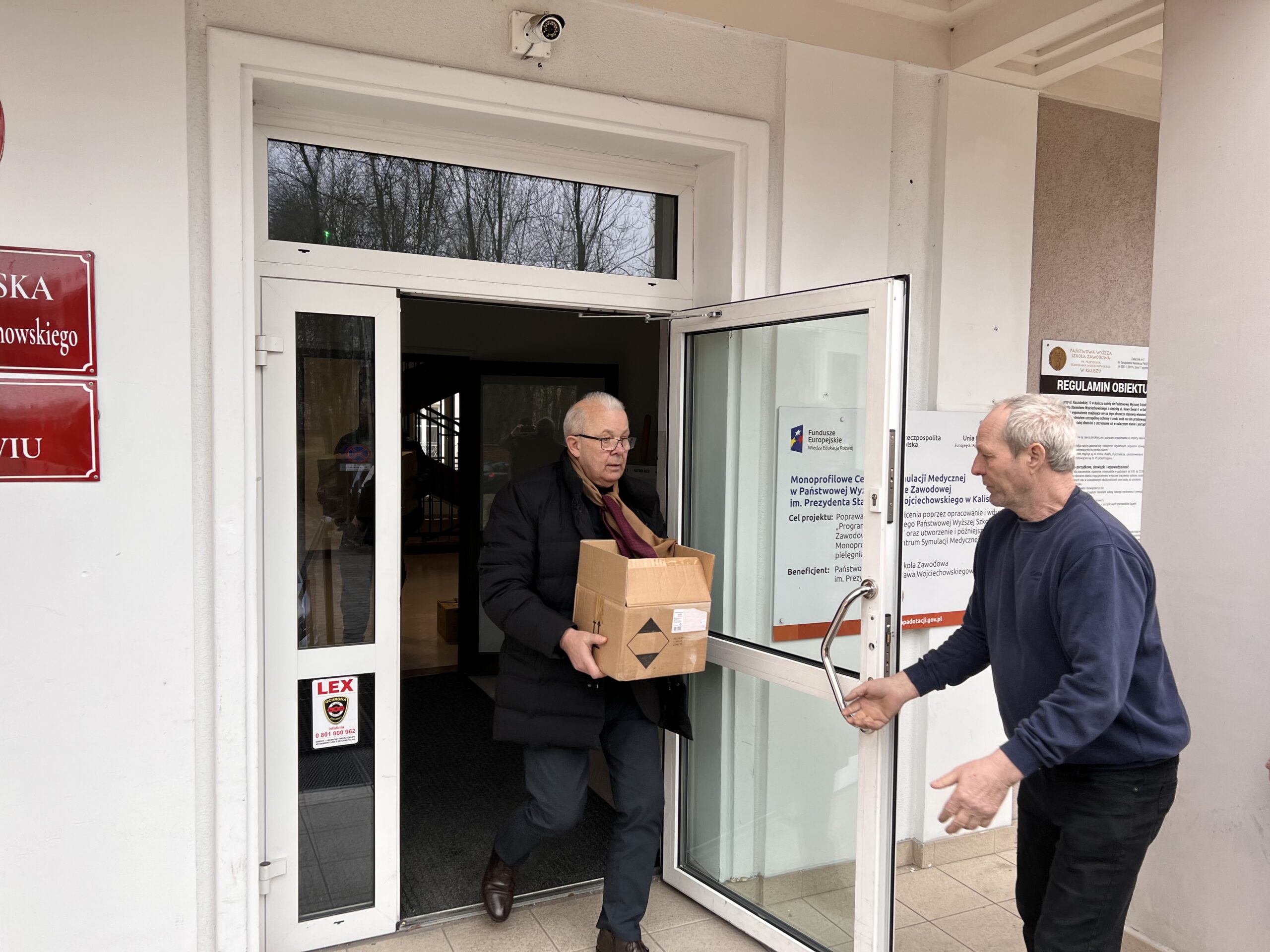 Transport darów Akademii Kaliskiej ruszył na Ukrainę-4
